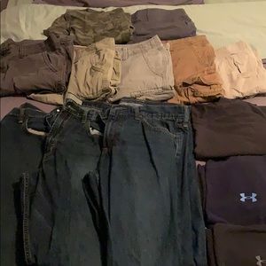 Men’s Lot: 3 jeans, 7 shorts, 3 shirts.